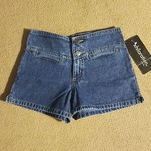 BABY GAP Basic Solid White Denim Bermuda Jean Shorts NWT 5 Girls
